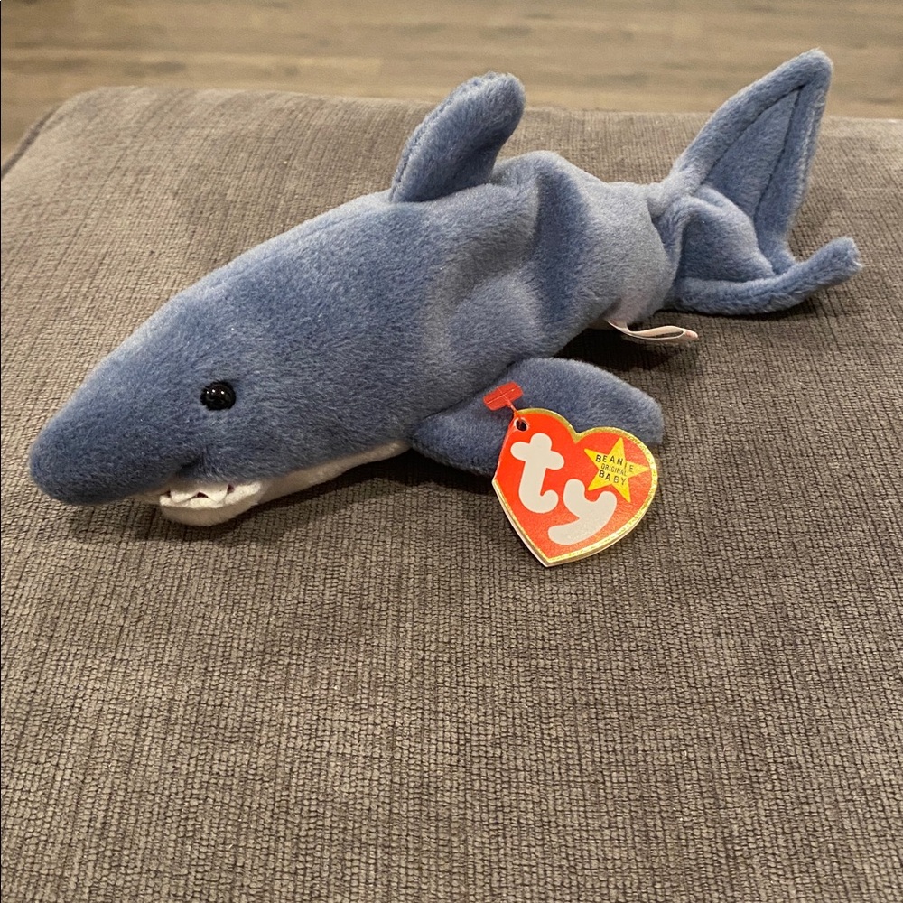 TY Beanie Baby - Crunch the Shark - NEW WITH TAGS!!  vintage toys toy plush kids